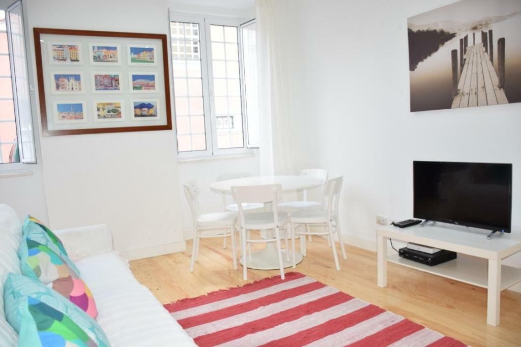 Cool Tailor Made 2 Bedroom * Lisbon