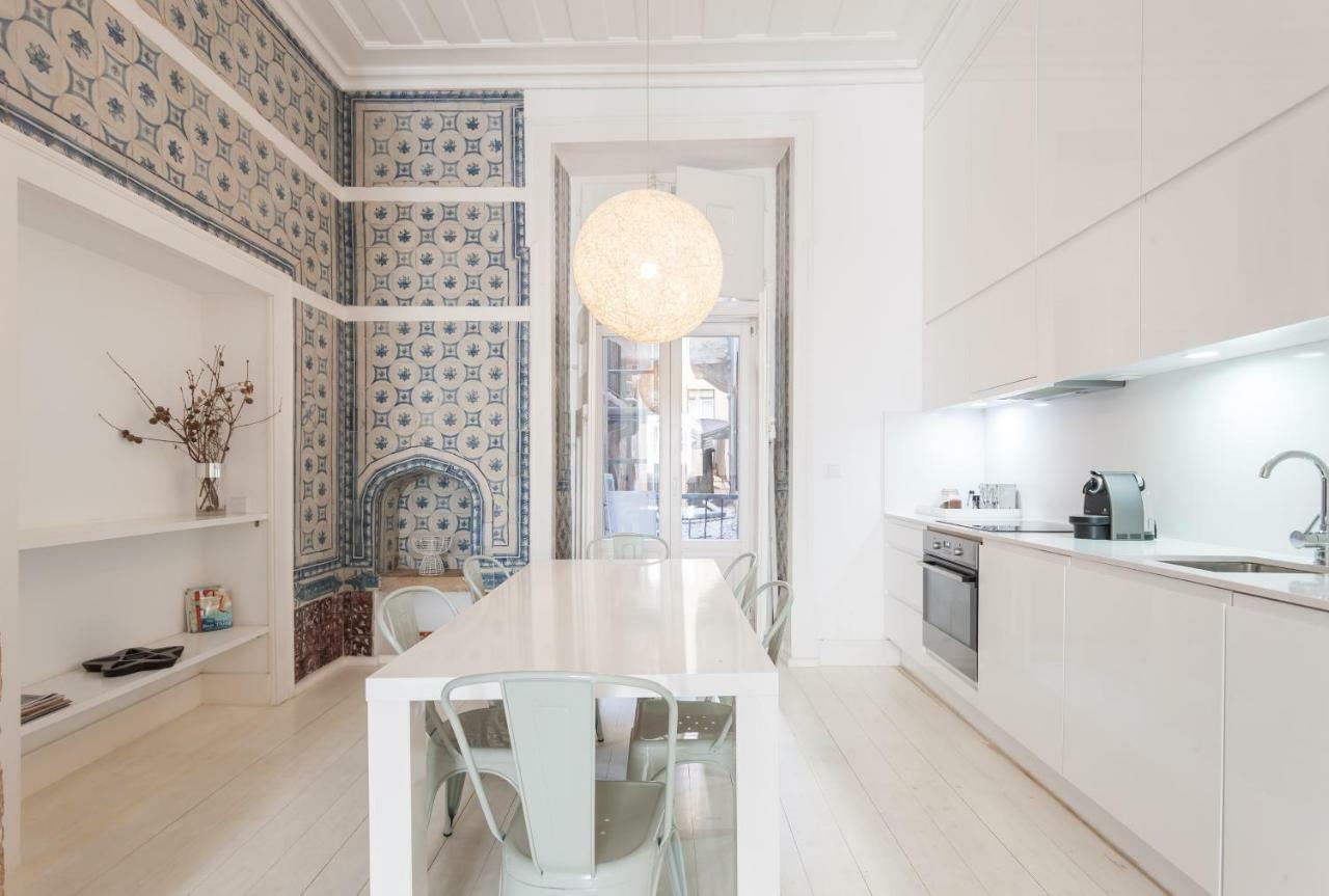 Baixa Tile Blue Two-bedroom - By Lu Holidays * Lisbon