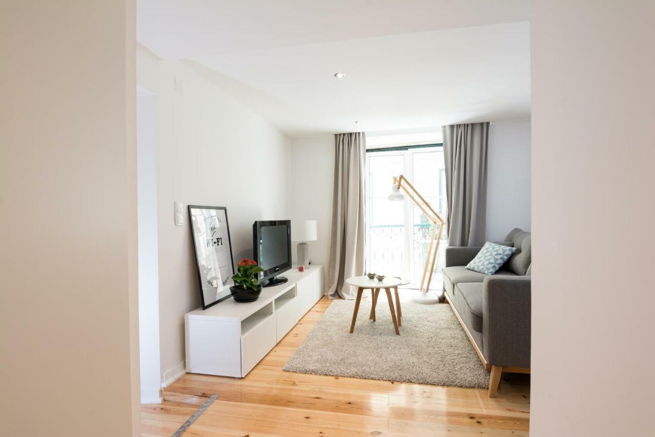 Apartment Casa Do Castelo 2- Work Or Relax In The Historic Heart Of Lisbon!
