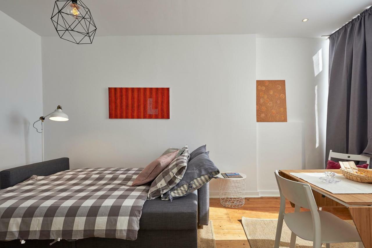 Charming Em Belem-books And Canvas Apartment Lisbon