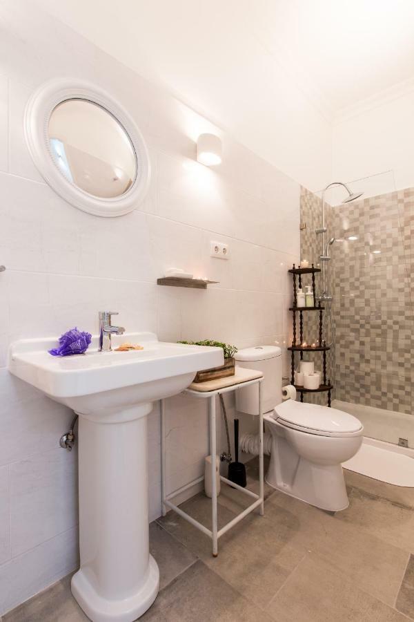 Secret & Charming Baixa 4 Bedroom * Lisbon