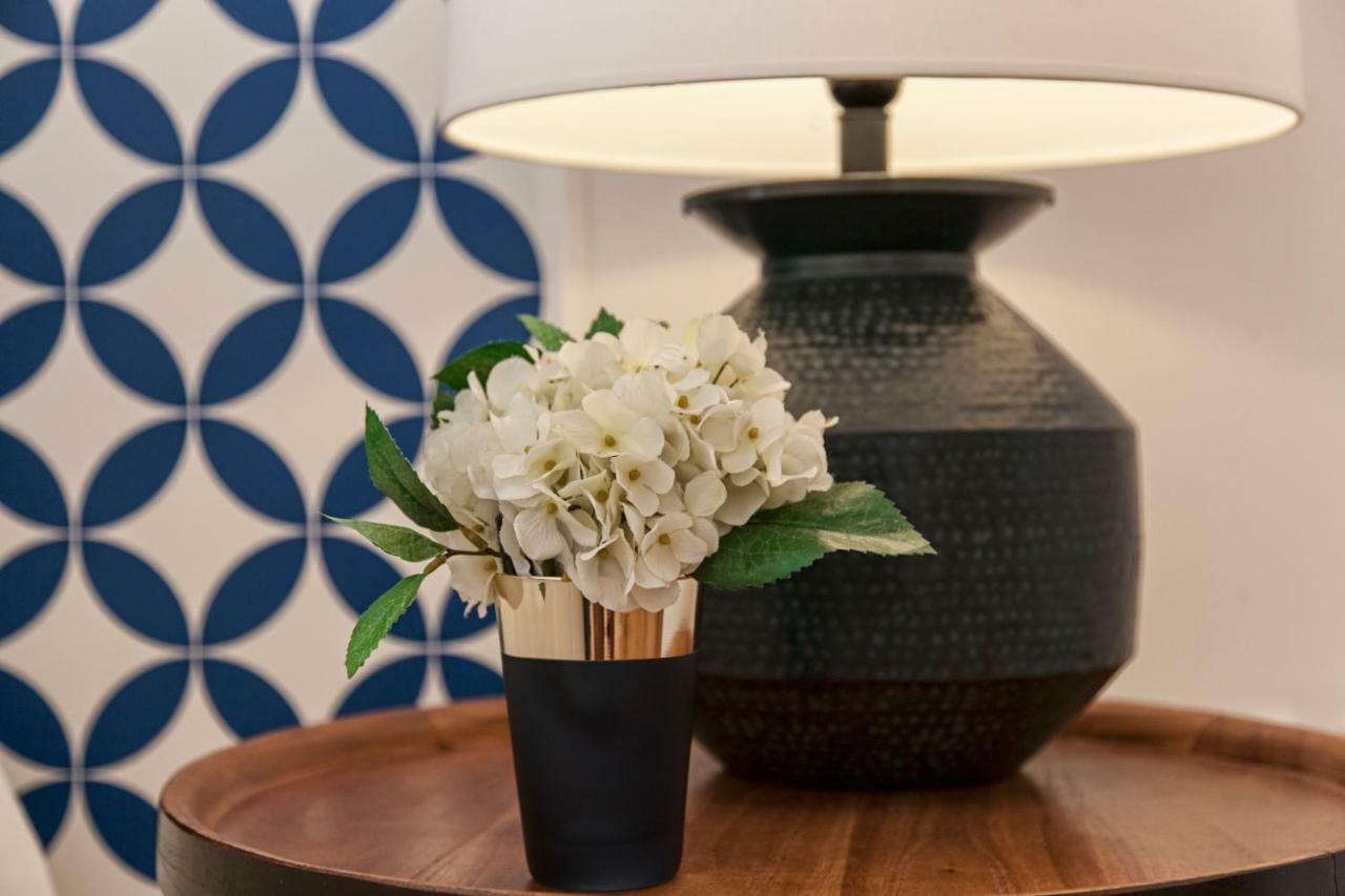 Brand New!!! Trendy Design Flat - Heart Of Chiado * Lisbon