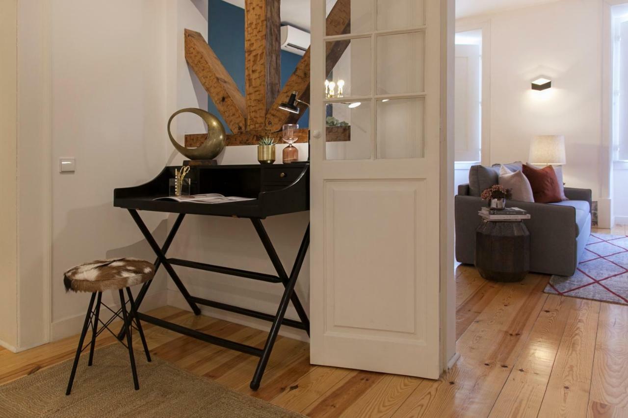 Brand New!!! Trendy Design Flat - Heart Of Chiado Lisbon