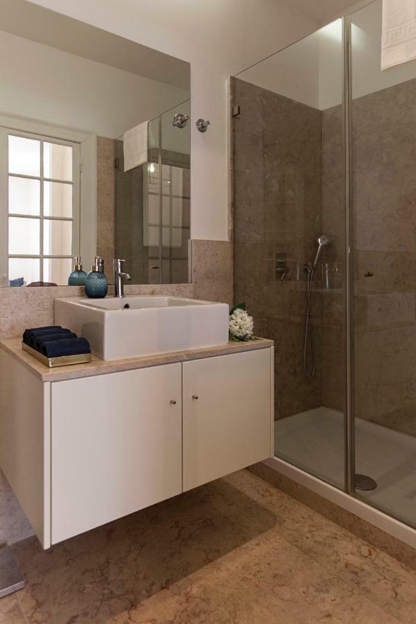 Apartment Brand New!!! Trendy Design Flat - Heart Of Chiado Lisbon