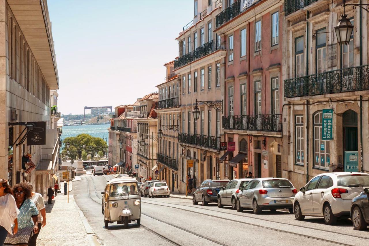Brand New!!! Trendy Design Flat - Heart Of Chiado *