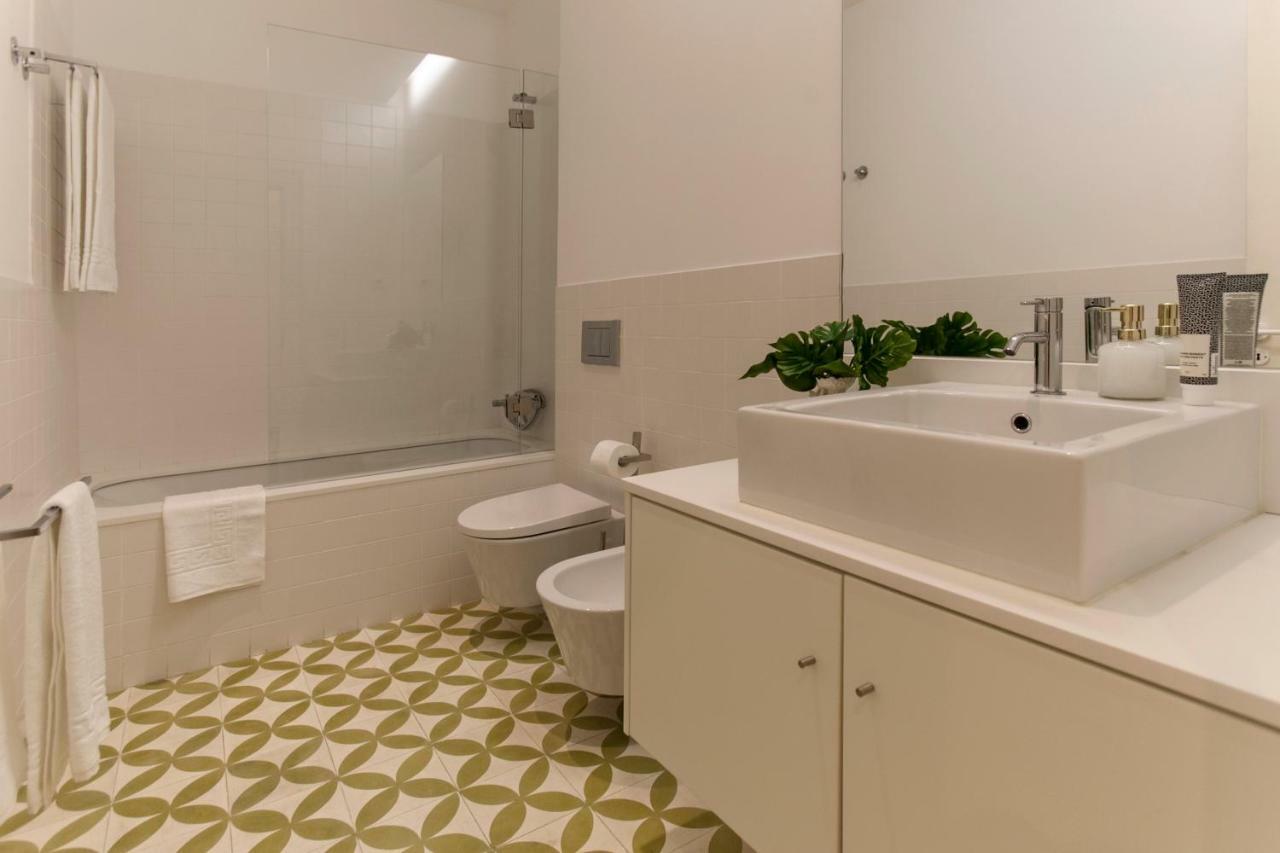 Brand New!!! Trendy Design Flat - Heart Of Chiado Apartment *
