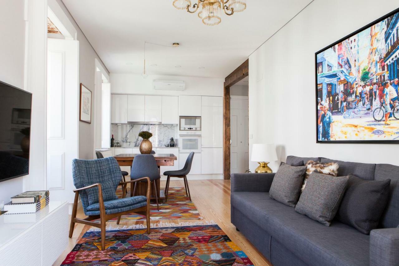 Alfama Sophisticate Flat With Balconies 2bedrs 2baths & Ac In 19th Century Building Historic Center Apartment *