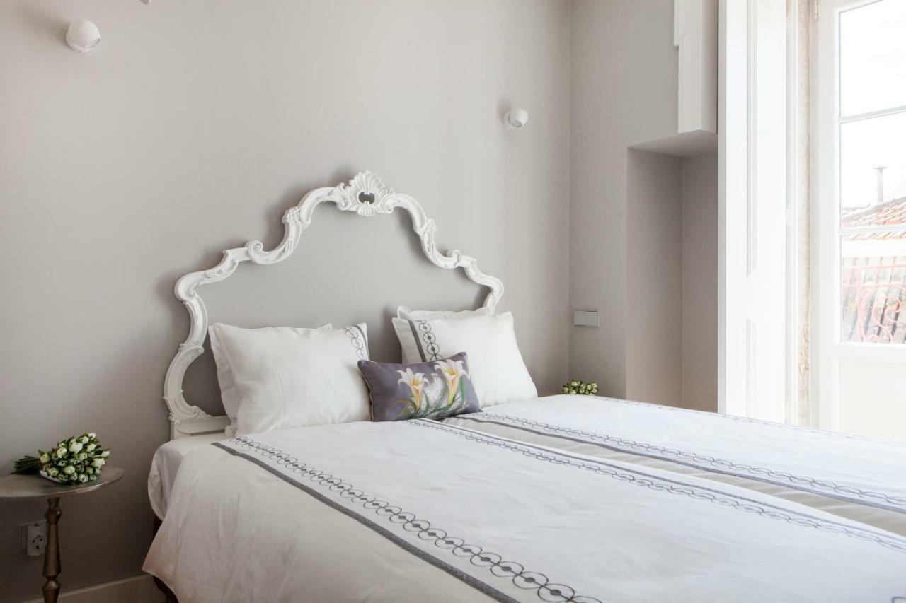 Apartment Alfama Sophisticate Flat With Balconies 2bedrs 2baths & Ac In 19th Century Building Historic Center Lisbon