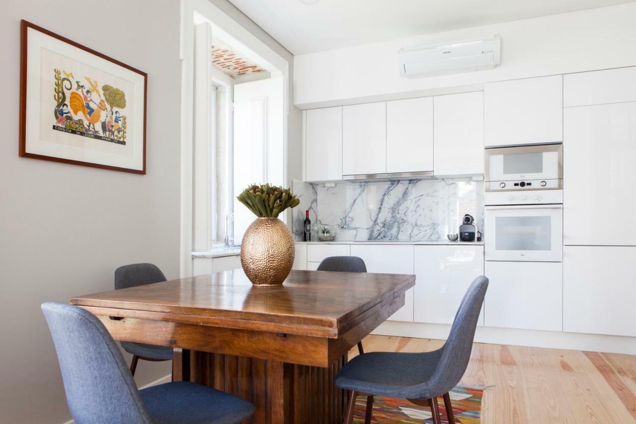 Apartment Alfama Sophisticate Flat With Balconies 2bedrs 2baths & Ac In 19th Century Building Historic Center Lisbon