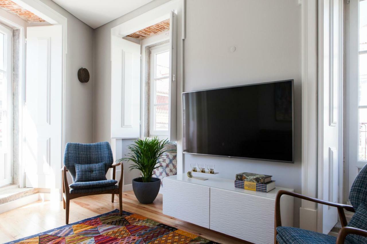 Apartment Alfama Sophisticate Flat With Balconies 2bedrs 2baths & Ac In 19th Century Building Historic Center *