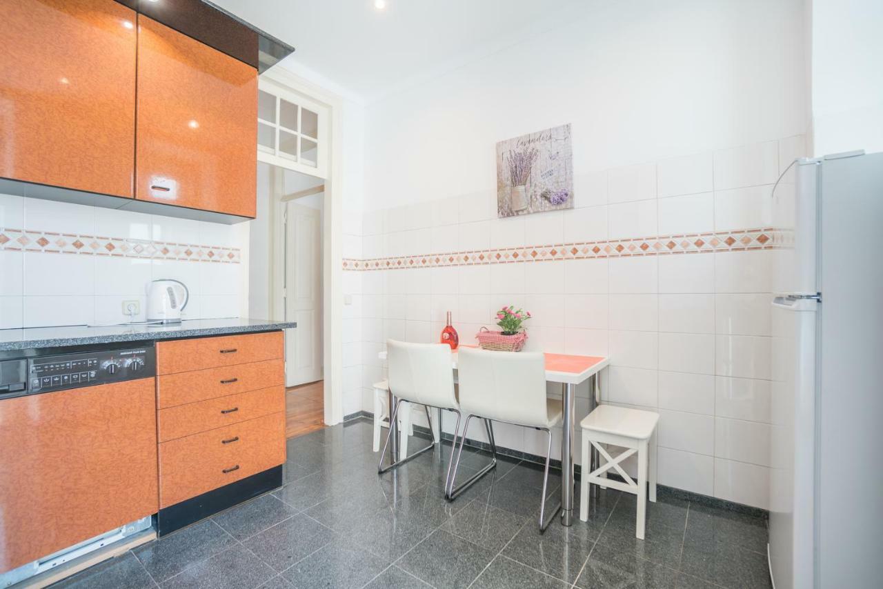 Campo Pequeno 3bdr Apartment