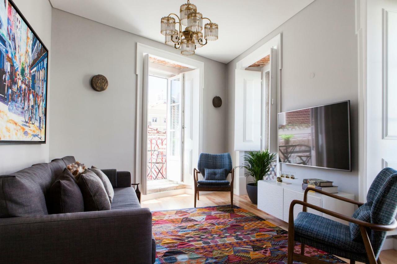 Apartment Alfama Sophisticate Flat With Balconies 2bedrs 2baths & Ac In 19th Century Building Historic Center *