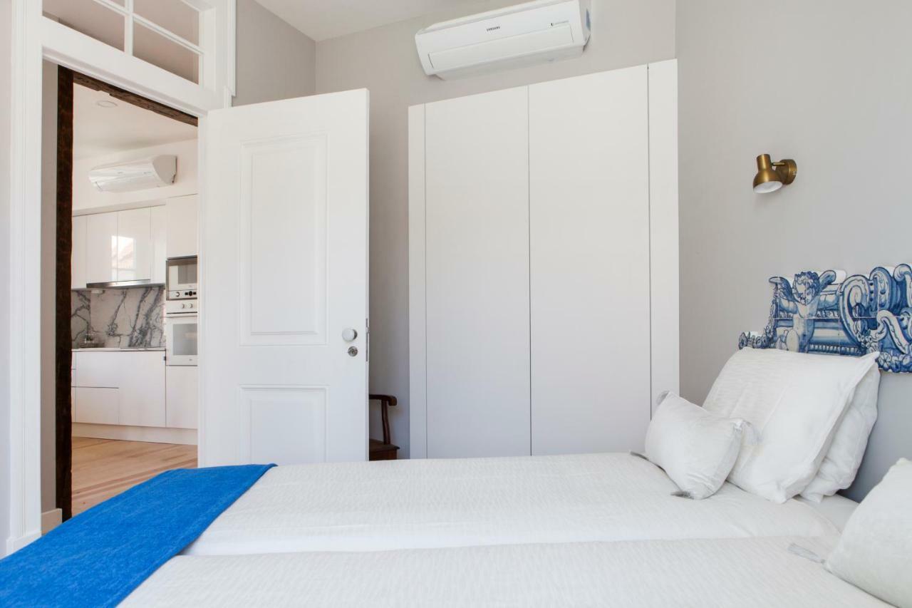 Alfama Sophisticate Flat With Balconies 2bedrs 2baths & Ac In 19th Century Building Historic Center Apartment Lisbon