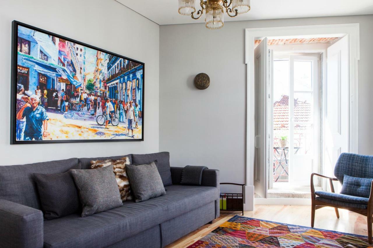 Alfama Sophisticate Flat With Balconies 2bedrs 2baths & Ac In 19th Century Building Historic Center Apartment
