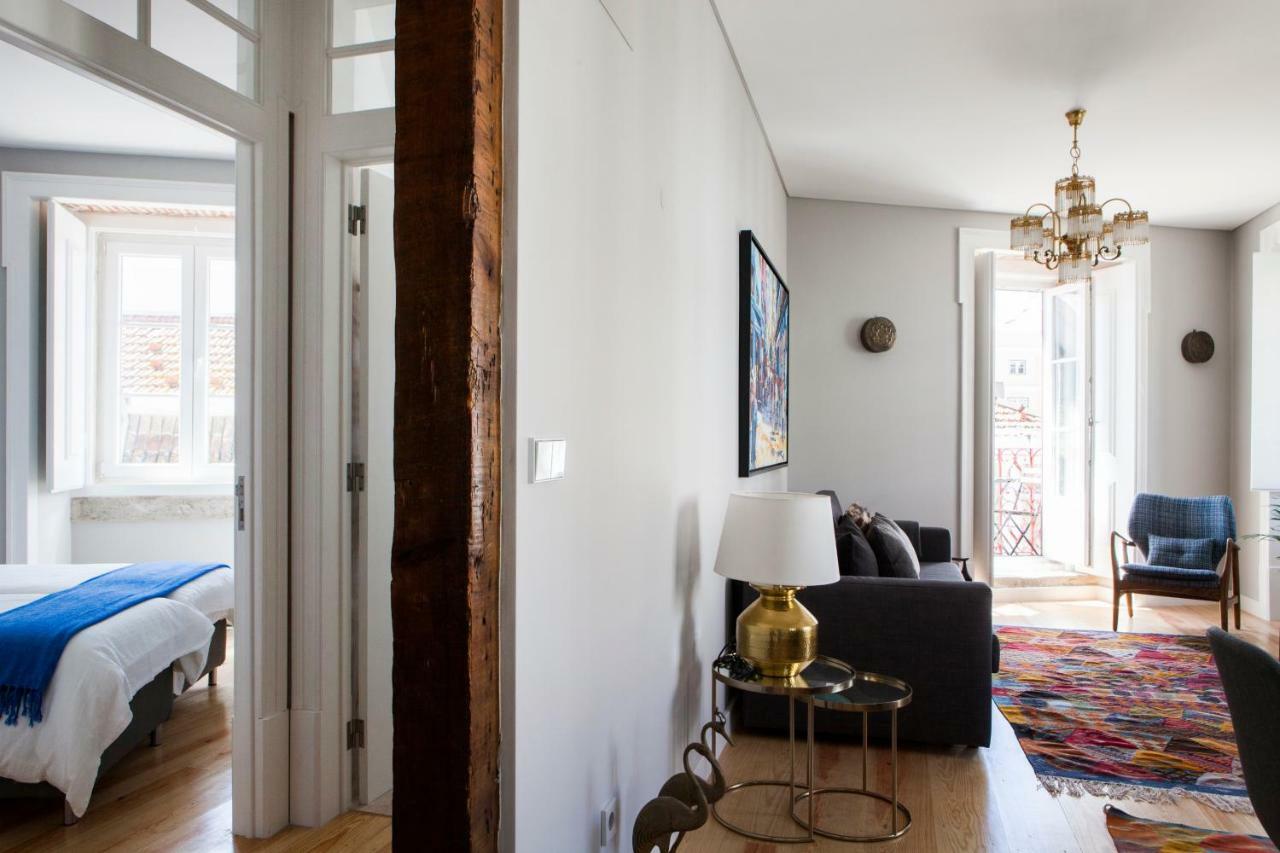 Alfama Sophisticate Flat With Balconies 2bedrs 2baths & Ac In 19th Century Building Historic Center Apartment *