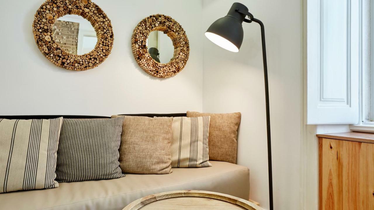 Downtown Lovers Apartments: Costa Do Castelo Apartment