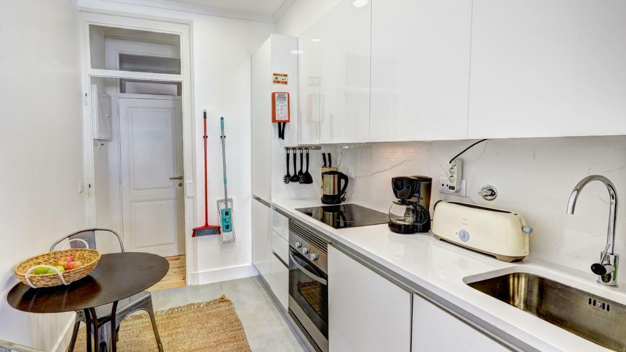 Downtown Lovers Apartments: Costa Do Castelo Apartment *