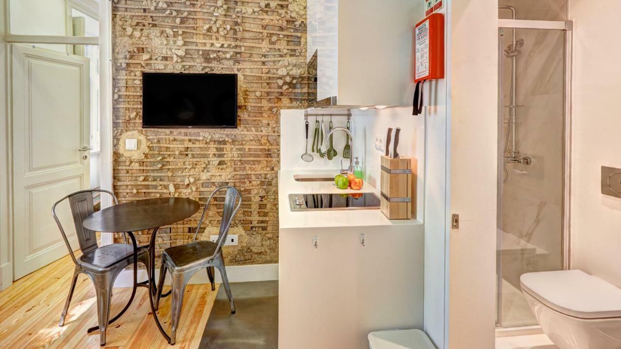 Downtown Lovers Apartments: Costa Do Castelo Apartment