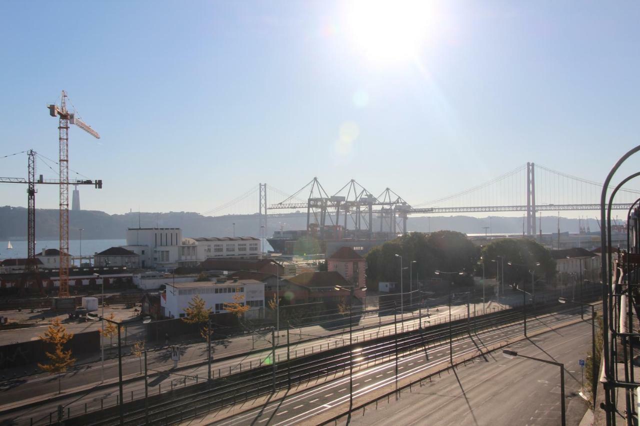 Tejo90 - Penthouse By The River * Lisbon