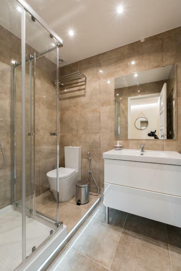 Strategically Located, Pleasure Guaranteed Apartment *