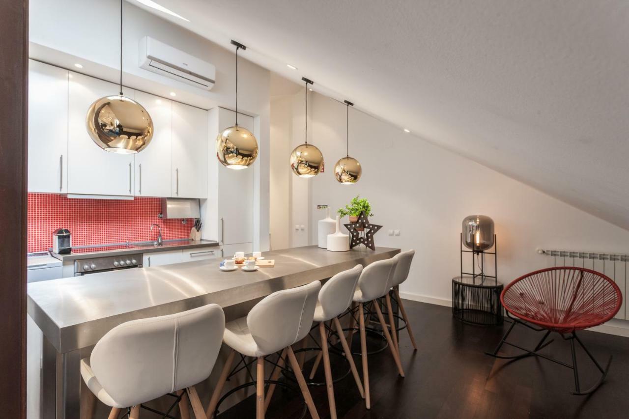 Explore Vibrant From A Designer Loft At Casa Da Barroca Apartamento