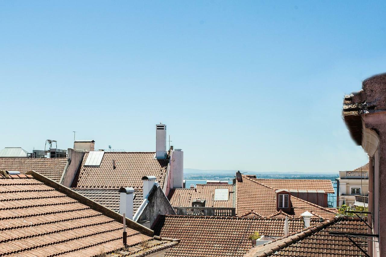 Explore Vibrant From A Designer Loft At Casa Da Barroca Apartment *