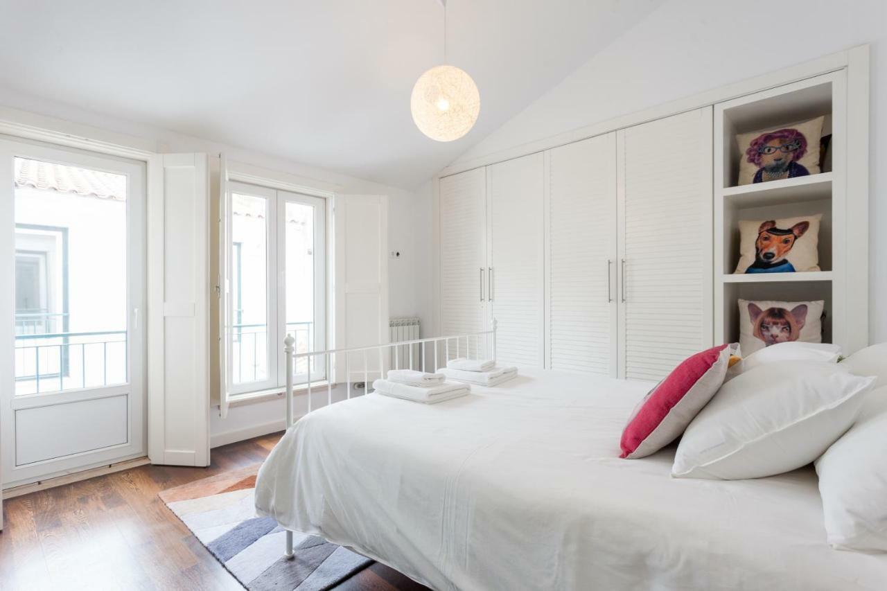 Explore Vibrant From A Designer Loft At Casa Da Barroca Apartment
