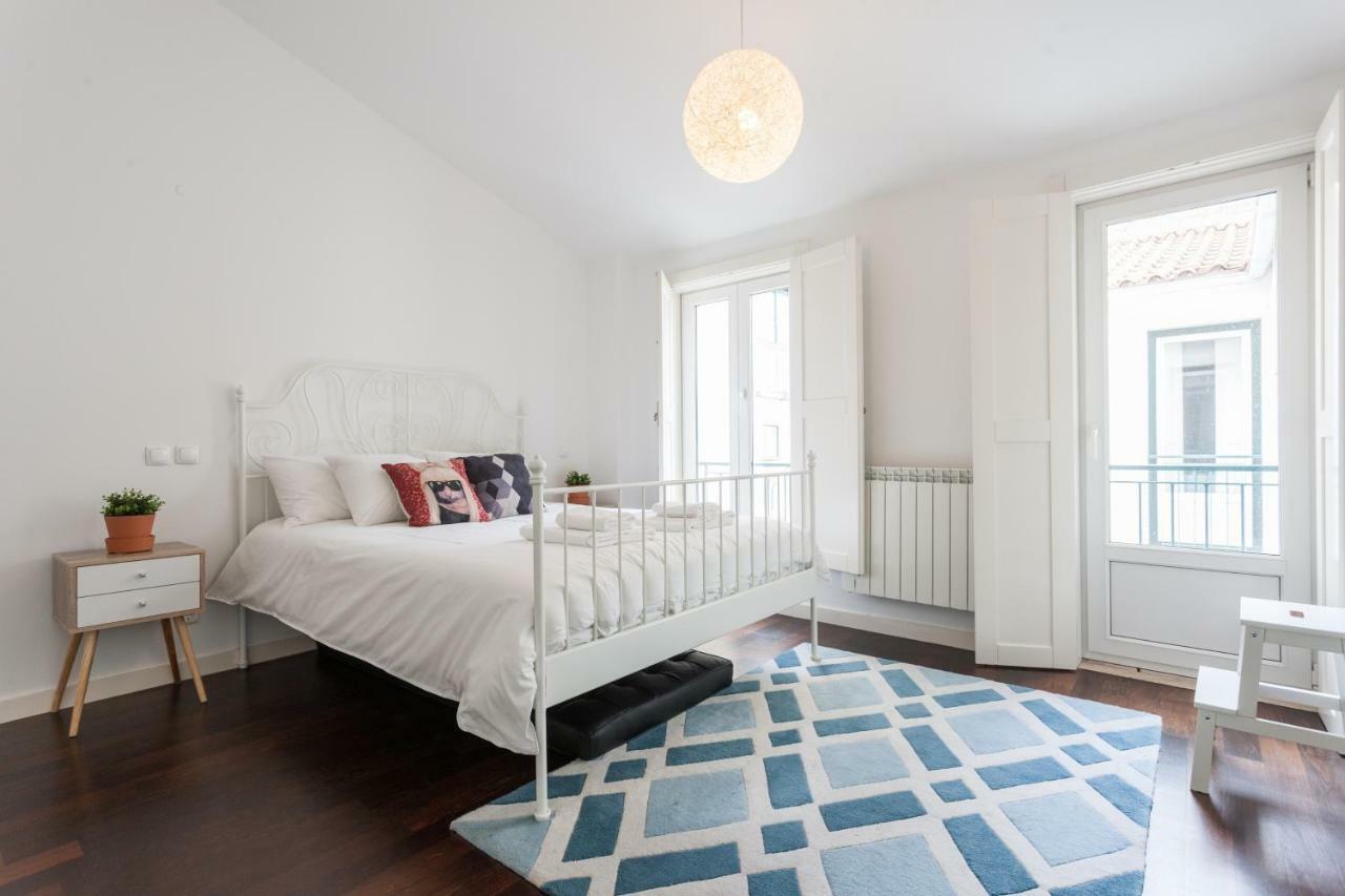 Explore Vibrant From A Designer Loft At Casa Da Barroca * Lisbon