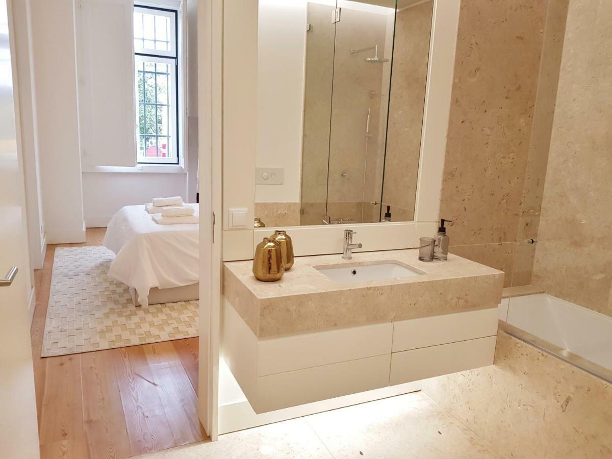 Finestay Santana *