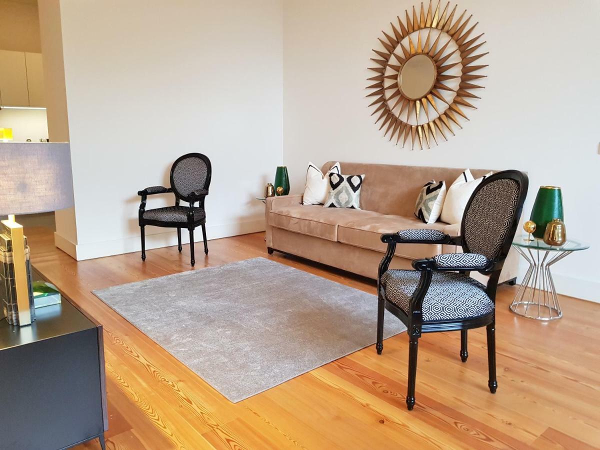 Finestay Santana *