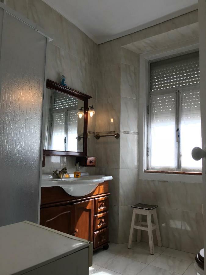 Excellent In Apartment Lisbon