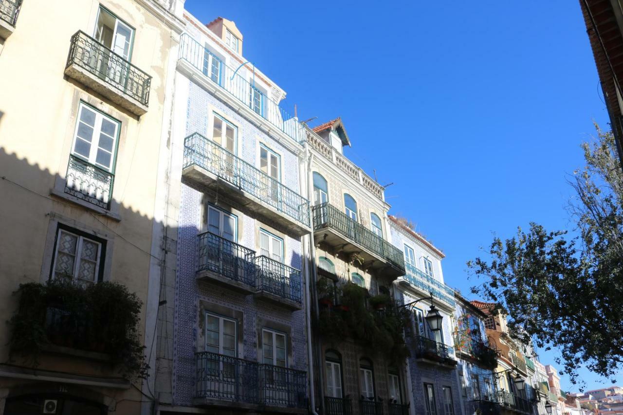 Spacious, Bright And Newly Renovated 2 Bedroom Apartment, Historical Center, Madragoa