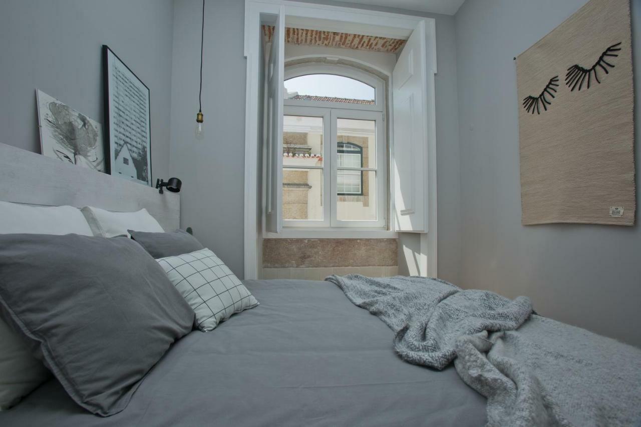 Urban Chic Alfama: Renovated 19th Century Flat *