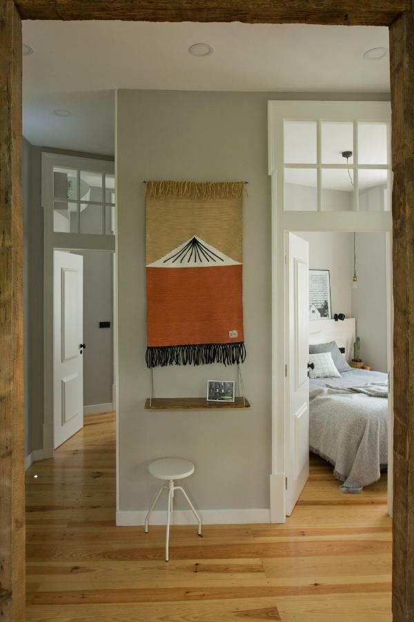 Urban Chic Alfama: Renovated 19th Century Flat *