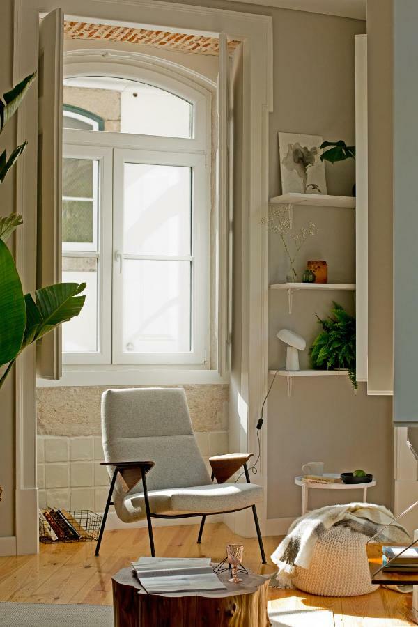 Urban Chic Alfama: Renovated 19th Century Flat *