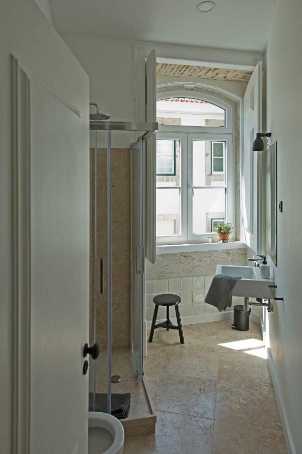 Apartment Urban Chic Alfama: Renovated 19th Century Flat Lisbon