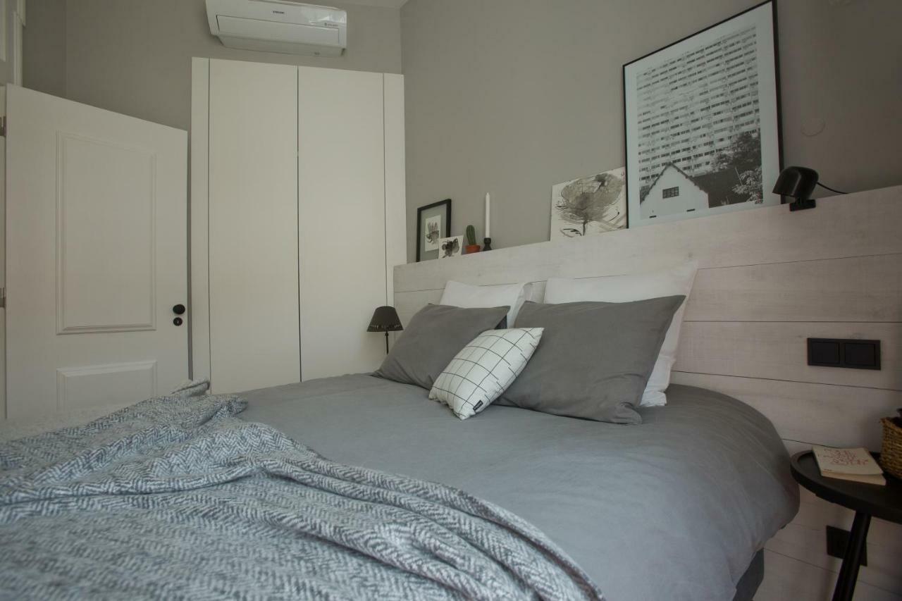 Urban Chic Alfama: Renovated 19th Century Flat *