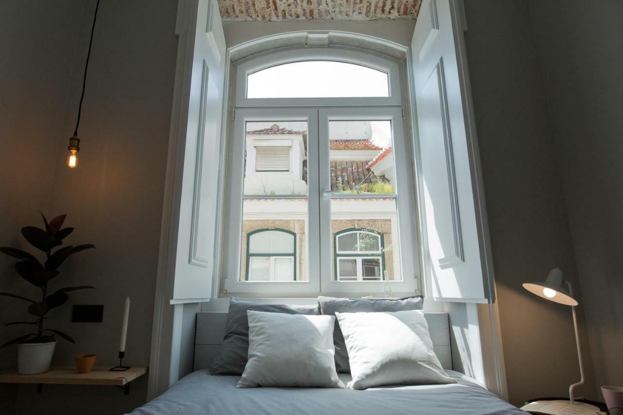 Urban Chic Alfama: Renovated 19th Century Flat