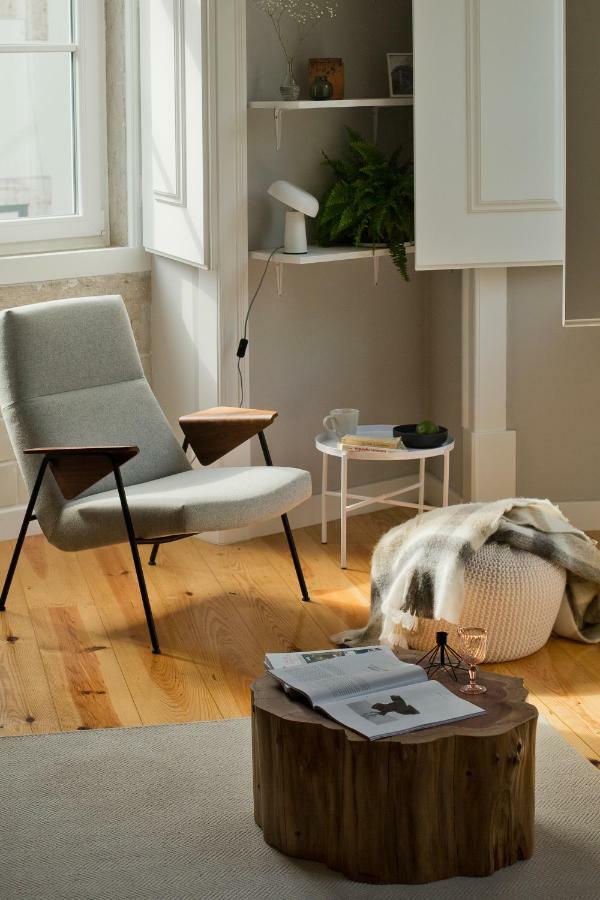 Urban Chic Alfama: Renovated 19th Century Flat Apartment Lisbon