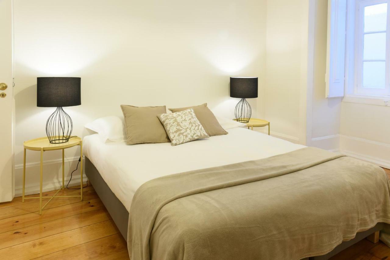 Janelas Verdes Apartment *