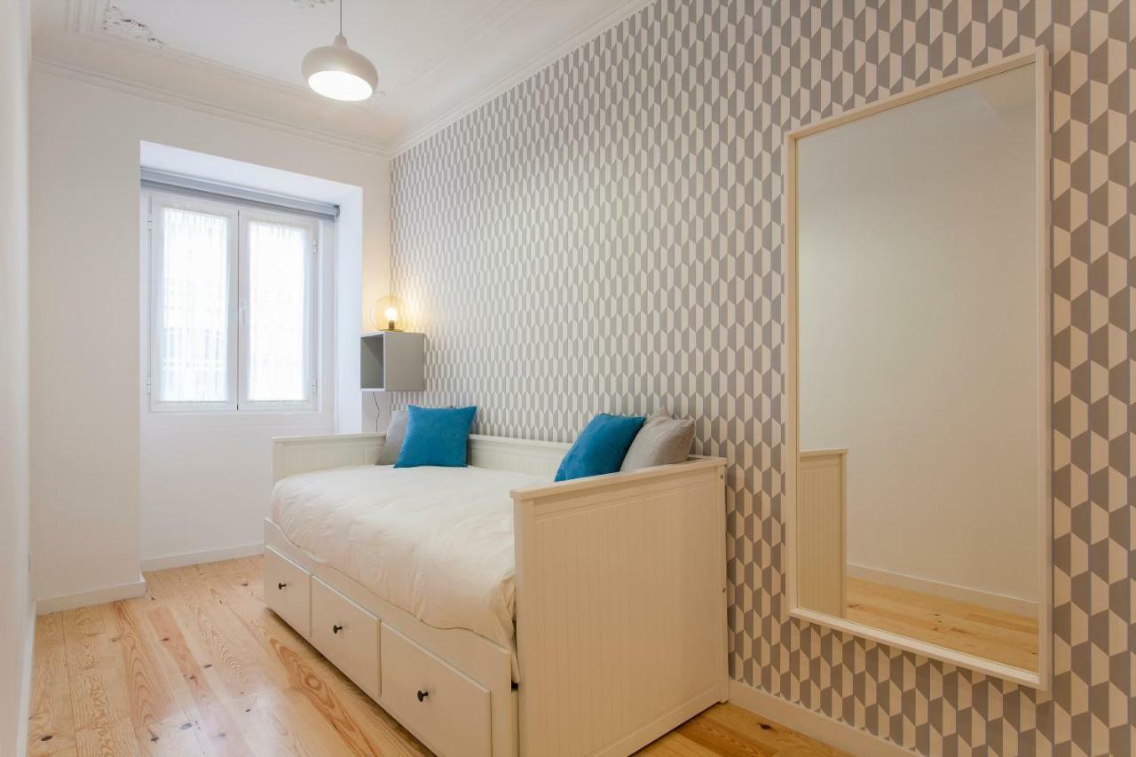 Charming Terrace - Liberdade Apartment
