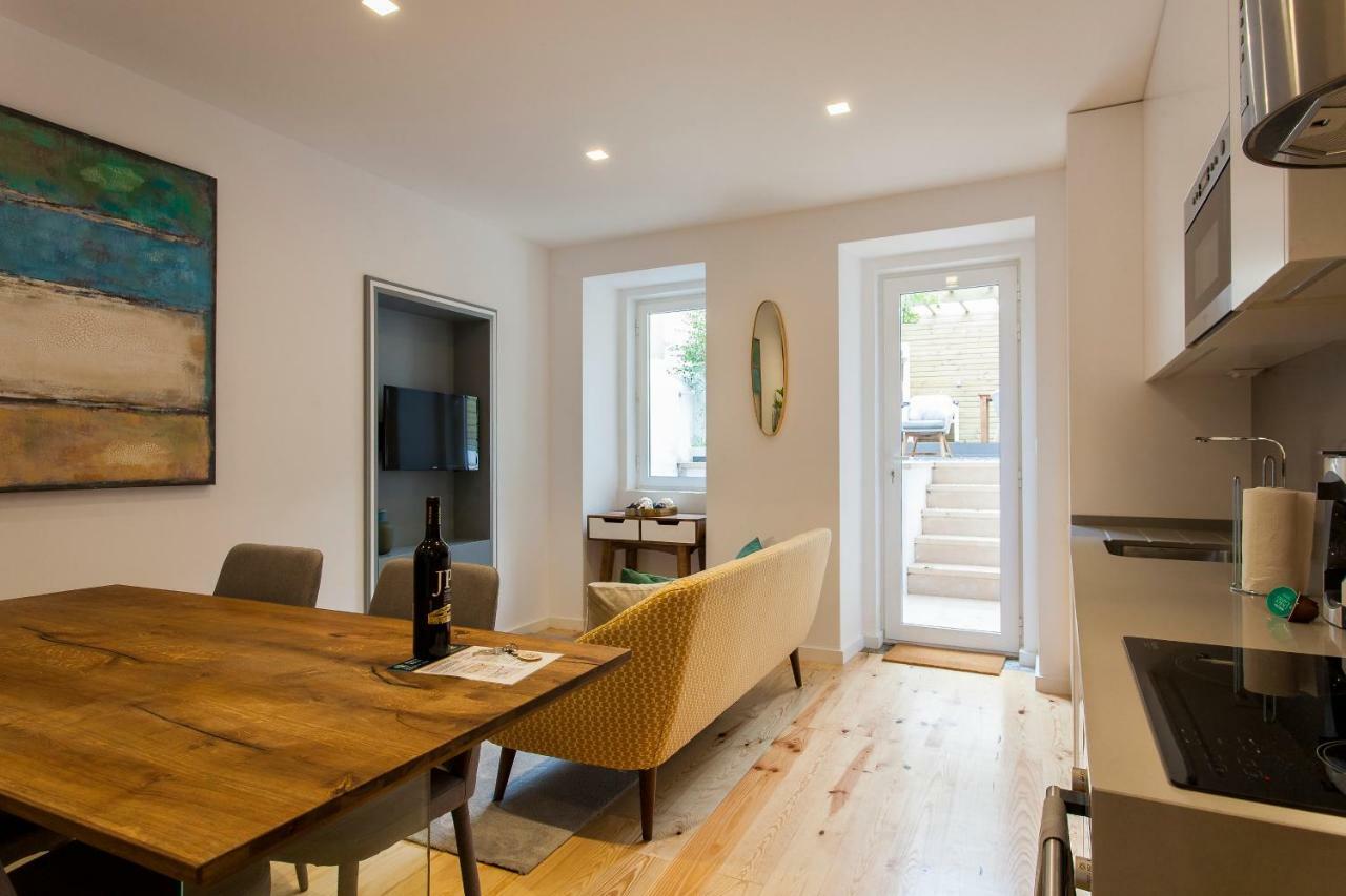 Charming Terrace - Liberdade Apartment