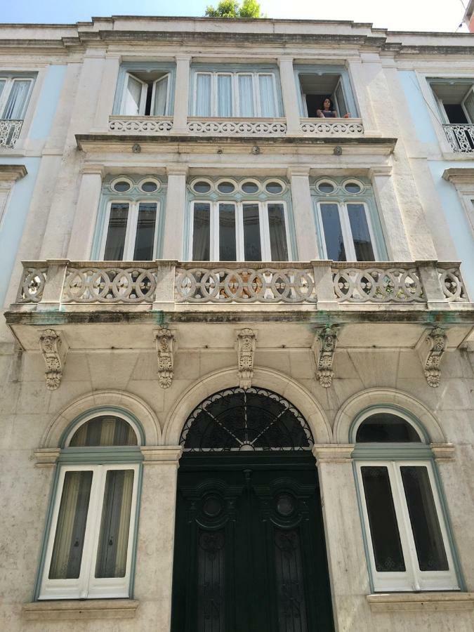 Apartment 360 *