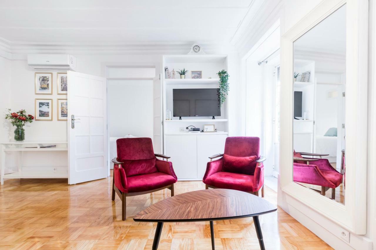 Your Place In Apartment Lisbon
