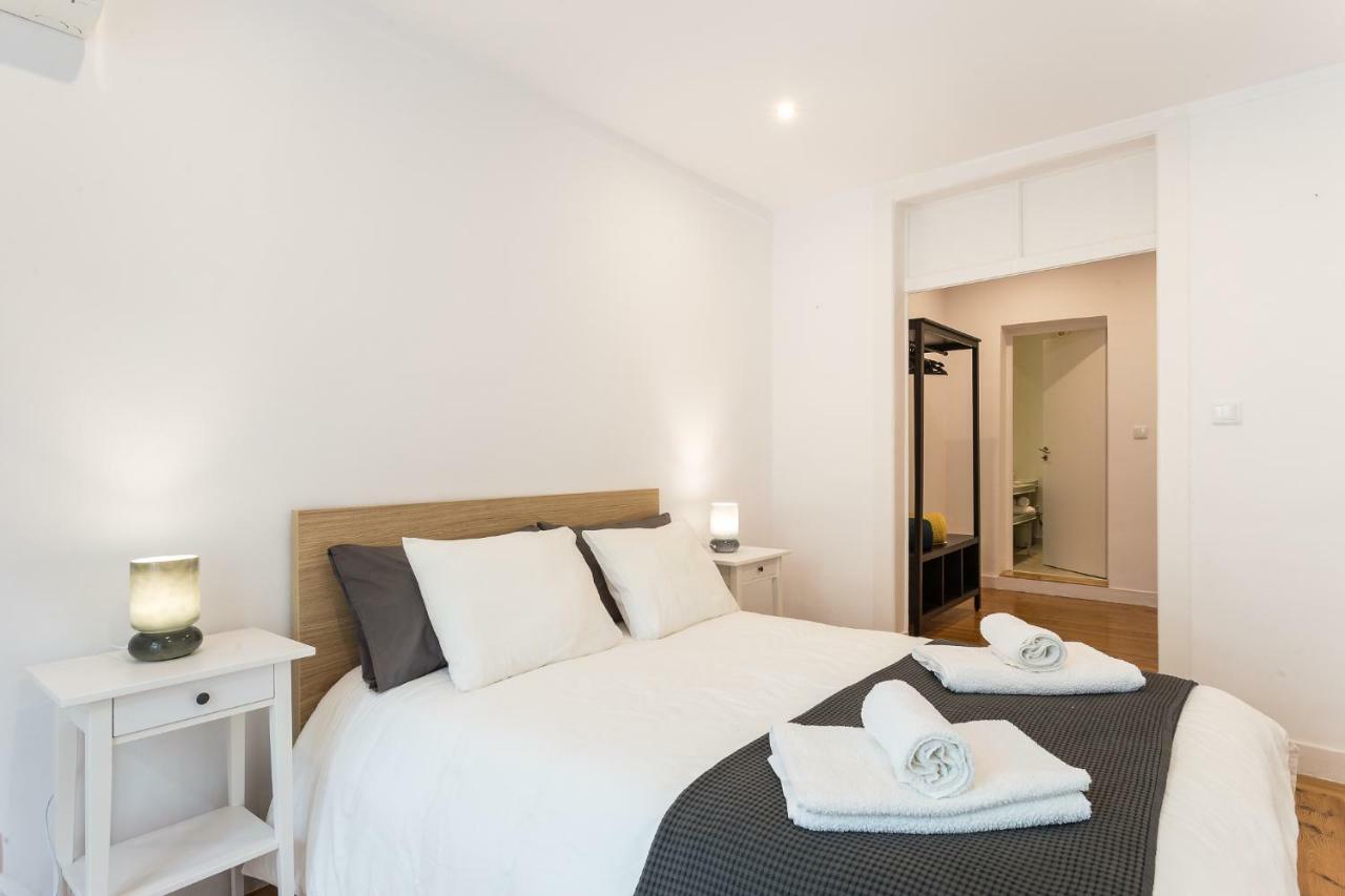 Apartment Three Bedroom In Historical Centre -bairro Alto Lisbon