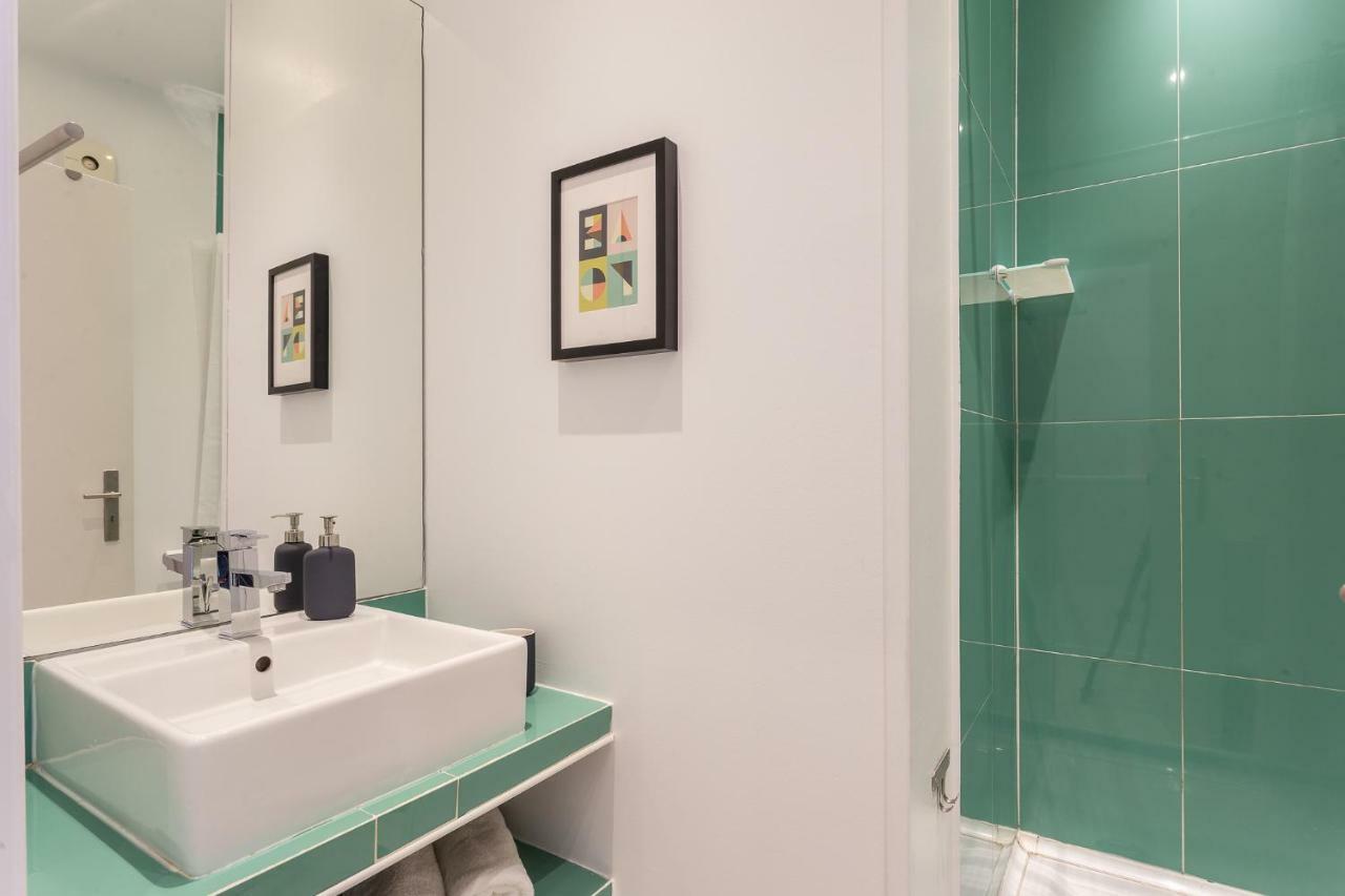 Apartment Three Bedroom In Historical Centre -bairro Alto *