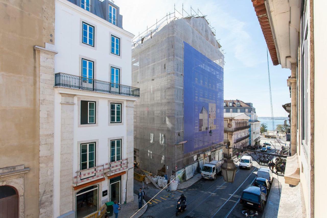 Chiado 4-bedroom Flat Apartment Lisbon