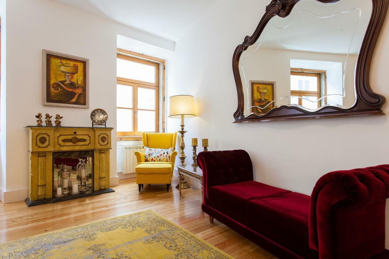 Chiado 4-bedroom Flat Apartment *
