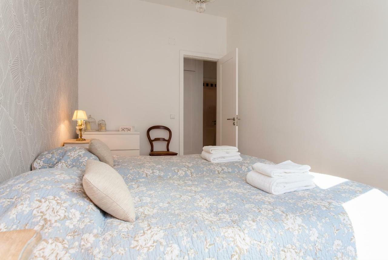 Chiado 4-bedroom Flat Apartment *