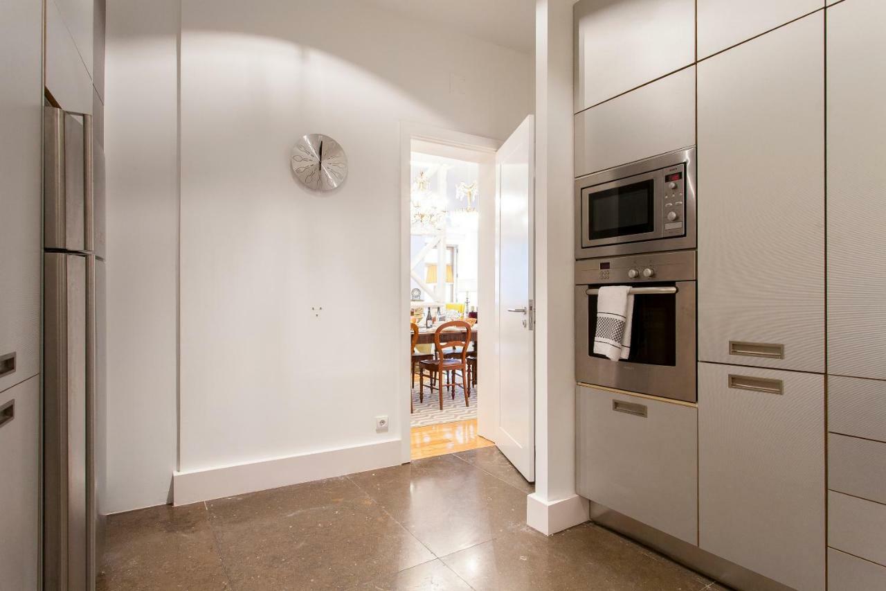 Chiado 4-bedroom Flat *